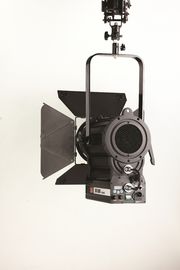 CE / ROHS ไฟ LED Fresnel ระดับมืออาชีพสำหรับการถ่ายทำภาพยนตร์